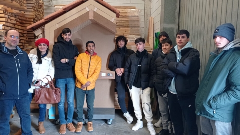 Students from CIFP Coroso-Ribeira visit LIFE EcoTimberCell