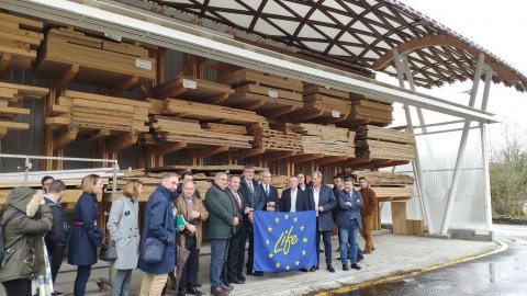 Visita de la Consellería de Industria y la Agencia de la Industria Forestal a Pemade